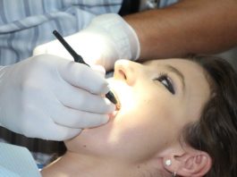 Estrarre-denti-del-giudizio