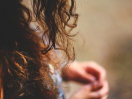 Come-asciugare-i-capelli-ricci